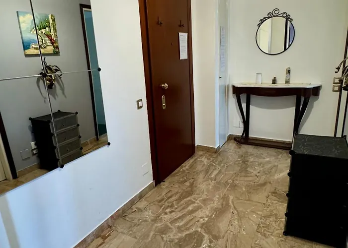 Difronte A San Siro شقة