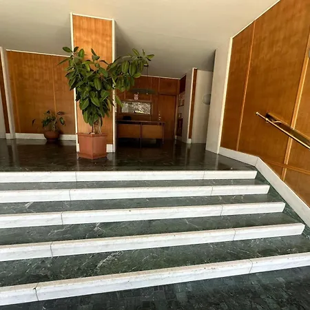 Difronte A San Siro Διαμέρισμα