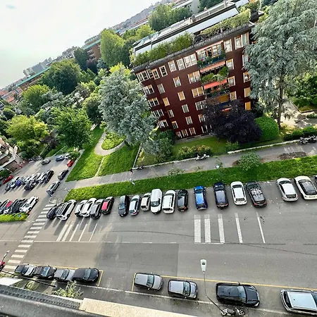 Difronte A San Siro דירה